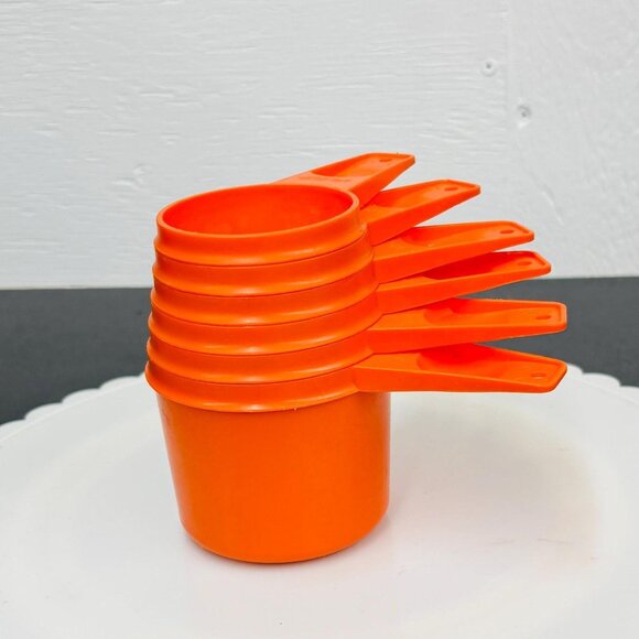 Vintage 1980s Retro Tupperware Measuring Cups Set of 6 Farmhouse Orange - Picture 1 of 10